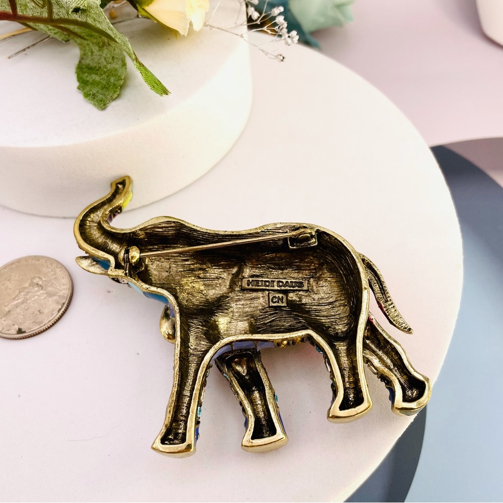 Heidi Daus Happy Elephant Crystal and Enamel Pin - Picture 3 of 5